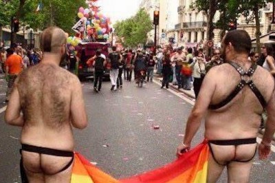 NON MI PIACE IL GAY PRIDE E ALLORA SEI UN FASCISTA OFFENSIVO E OMOFOBO | WuooW Social News