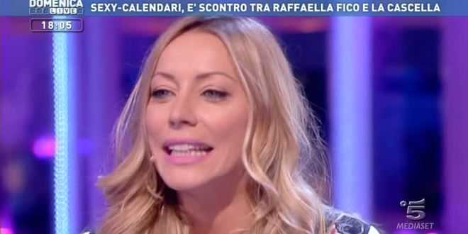 Domenica Live: Karina Cascella aggredita in studio, opinionista sotto shock | Anticipazioni Tv e News