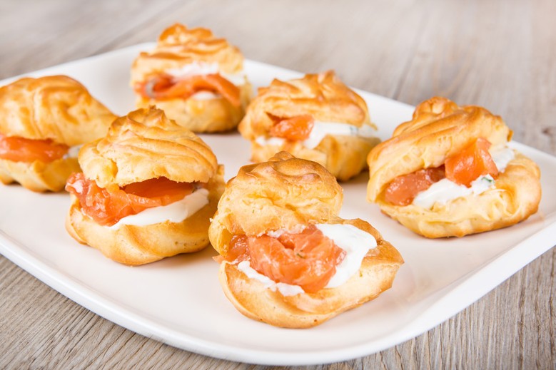 Profiteroles salati al salmone - Fidelity Cucina