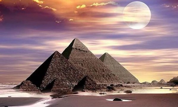 Alieno trovato nella Grande Piramide di Cheope