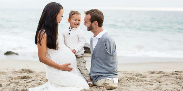 Nick Vujicic, l'uomo nato senza gambe né braccia: il coraggio di non arrendersi - Roba da Donne