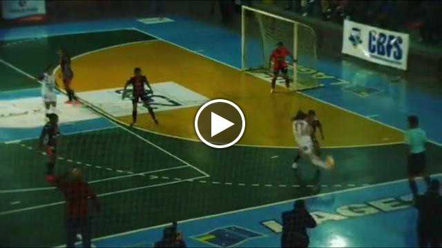 Futsal femminile, la naturalezza del gesto: la 'bicicletta' è un capolavoro - Repubblica Tv - la Repubblica.it