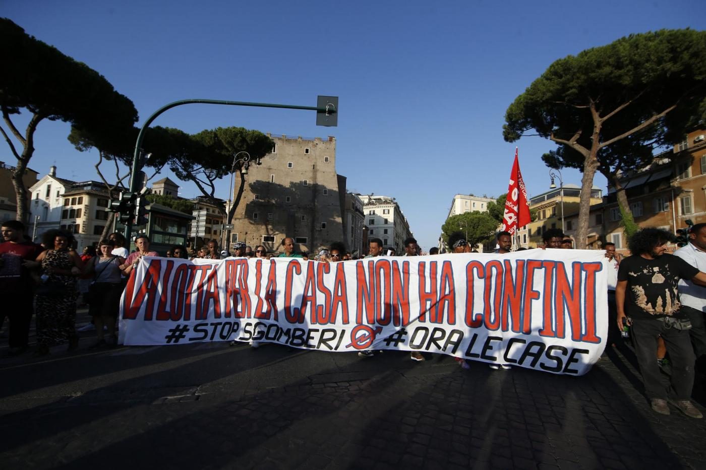 Skip.Li | Raggi annuncia “tolleranza zero per nuove occupazioni”. Rifugiati: oggi vertice in prefettura
