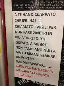 Skip.Li | Multato per aver parcheggiato nel posto dei disabili, risponde così. Il web si indigna | Newslandia