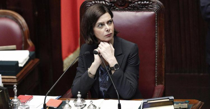 VIOLENTATA IN SPIAGGIA A RIMINI? SU FACEBOOK COMPARE UN POST-CHOC: "QUANDO SUCCEDERÀ ALLA BOLDRINI E LE PIDDINE?"; SCOPPIA INEVITABILE LA BUFERA