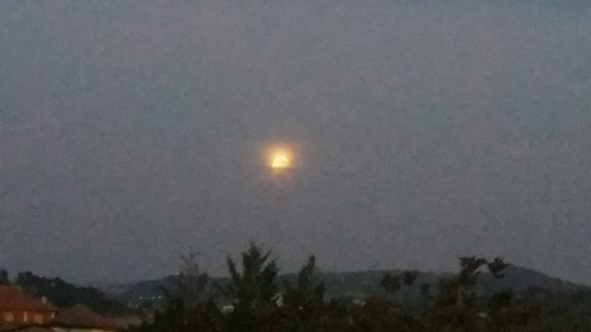 Eclissi parziale di Luna , l'ultima dell'anno - Ecco Le Foto - Il Blog Di Marco Zuccardi