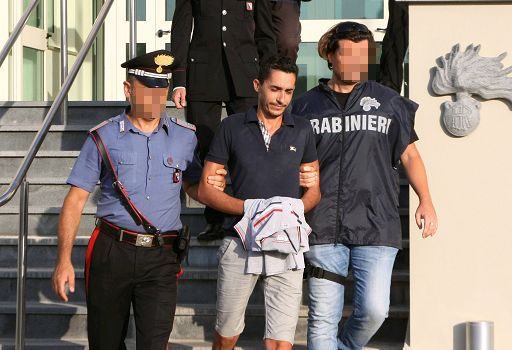 Skip.Li | Aggredisce la moglie con un’ascia, donna costretta a lanciarsi dal balcone per scappare