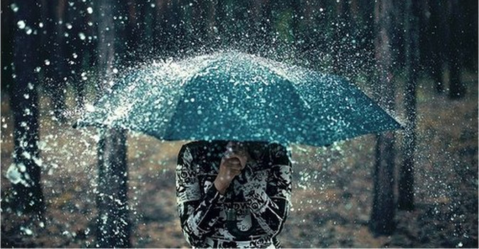 PRONTO A DIRE ADDIO ALL'ESTATE? VENERDÌ FINISCE TUTTO: PIOGGIA, TEMPORALI E TEMPERATURE IN CALO FINO A 10 GRADI