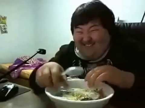 Giapponese ciccione che mangia e ride come un pazzo - YouTube - LinkShared