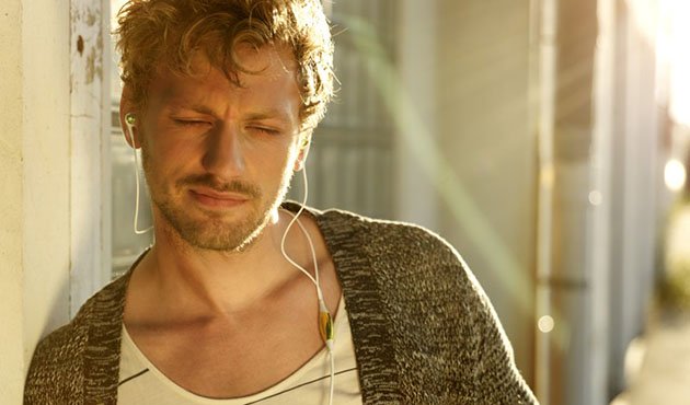 Come giudicare un ragazzo in base alla musica che ascolta