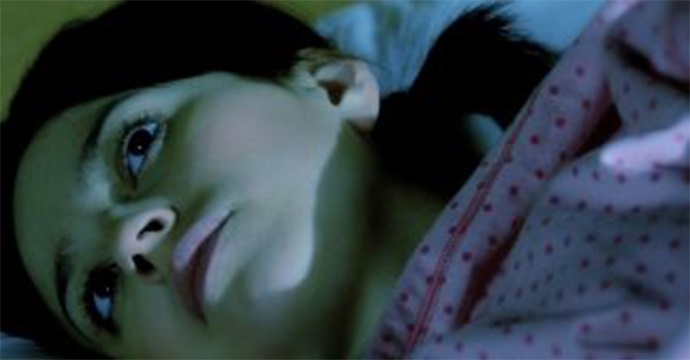 Se ti svegli spesso tra le 3:00 e le 5:00 di notte una forza superiore sta cercando di dirti qualcosa: