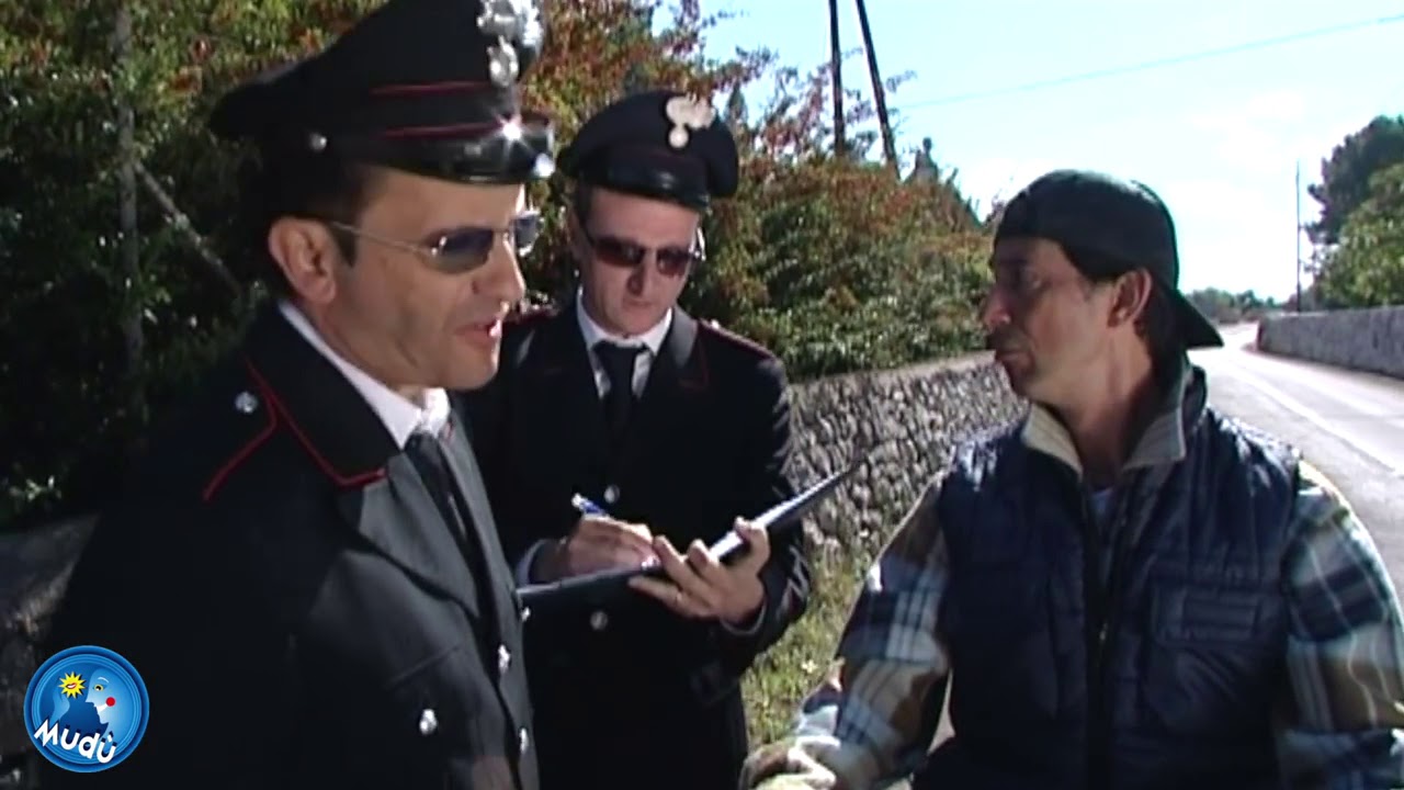 CARABINIERI COME EVITARE POSTO DI BLOCCO - UCCIO DE SANTIS - YouTube - LinkShared