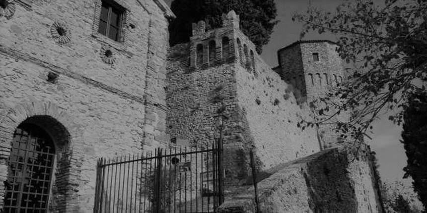 AZZURRINA, LA BIMBA DEL CASTELLO - MISTERISMO