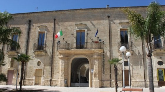 Assenteismo in Comune a Erchie, archiviata l'inchiesta: manca la macchinetta marcatempo - Repubblica.it