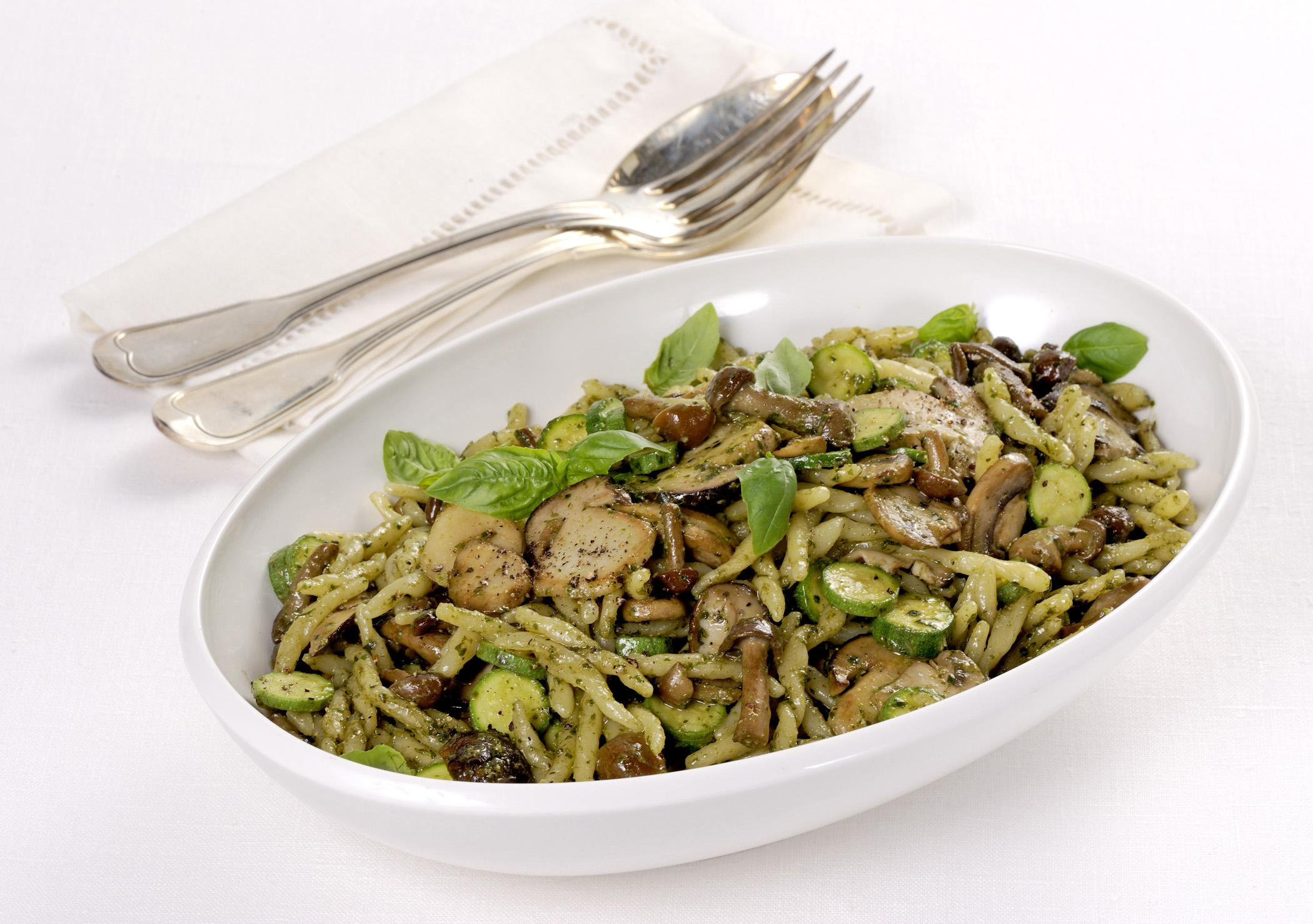 Trofie con funghi e zucchine | Sale&Pepe