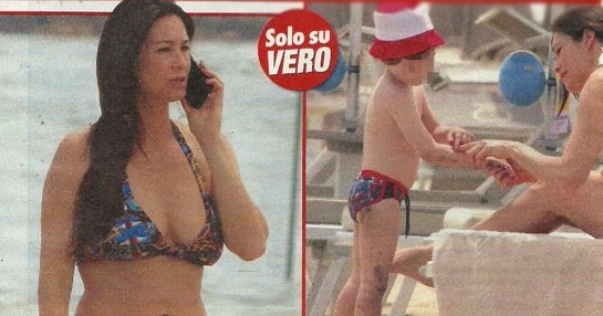 Manuela Arcuri :  le foto in spiaggia col figlio Mattia