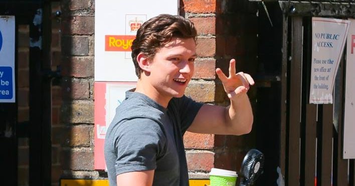 Spider-Man: Far From Home: Tom Holland nelle prime foto dal set