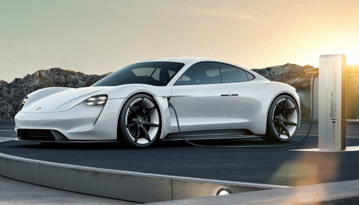 Porsche Taycan, l'auto elettrica che cambia la storia | Virgilio Motori