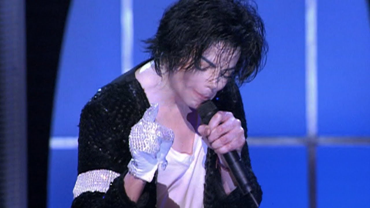 Michael Jackson - Billie Jean (30th Anniversary Celebration) (Remastered Widescreen)