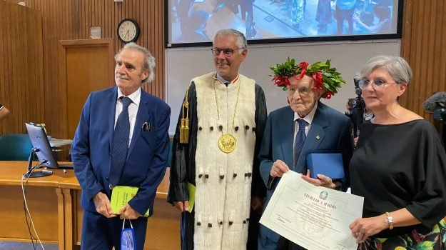 Si laurea a 97 anni a Palermo, nonno Giuseppe dottore con 110 e lode - Giornale di Sicilia