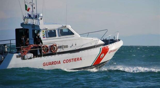 Terrapiattisti, in pieno lockdown, partiti da Venezia per «arrivare alla fine del mondo»: salvati a Ustica