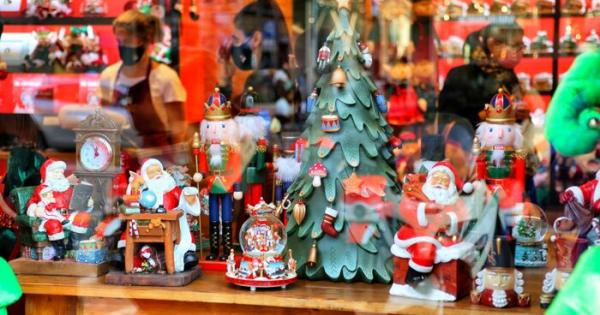 L'atmosfera del Natale arriva a Milano: apre un temporary store dedicato agli addobbi - Radio 105