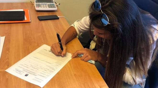 Calcio femminile, la catanzarese Giulia Verrino firma in serie A con l'Empoli. "Sono nel mio mondo" - CatanzaroInforma