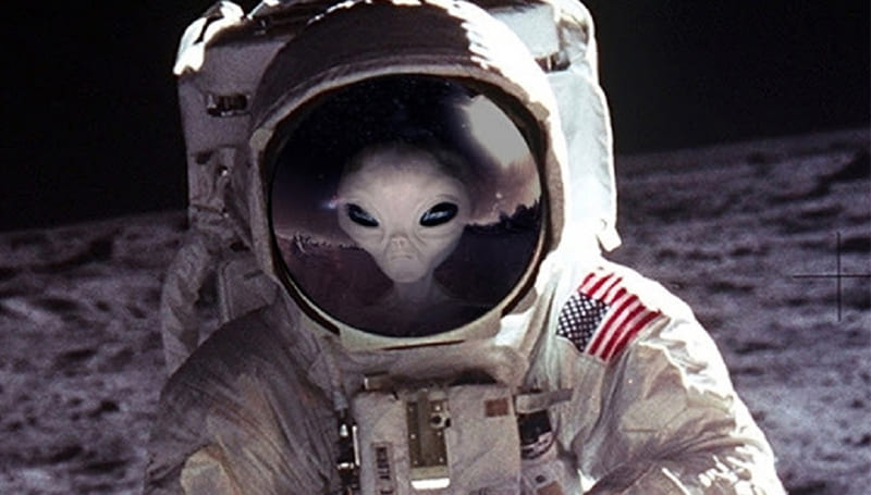 Buzz Aldrin: "Ci è stato ordinato di lasciare la Luna" - Ufo e Alieni