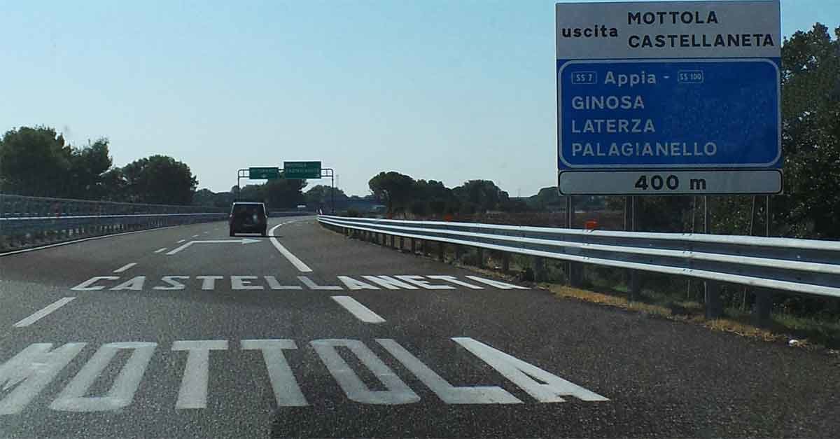 In auto da Bari a Zurigo per depositare 9000 euro ma li spende tutti in caselli autostradali | Lercio