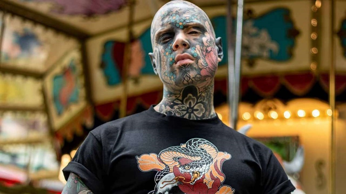 Freaky Hoody, discriminato perché è l'uomo più tatuato del mondo