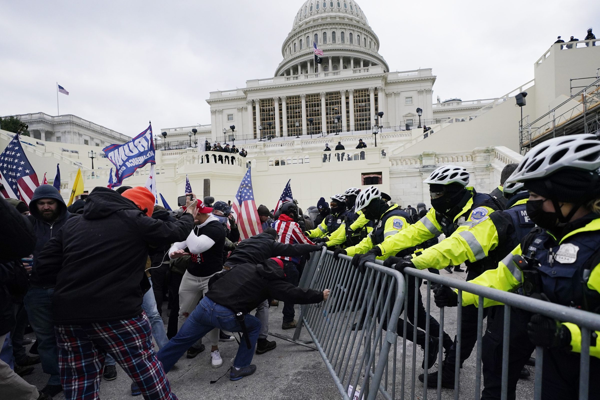 Assalto a Congresso Usa, arriva la prima condanna: 41 mesi di carcere per violenza