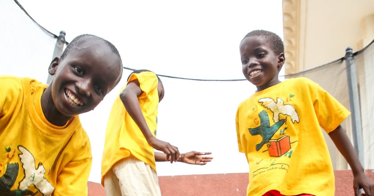 Tuttocartoni: Una biblioteca per bambini a Dakar grazie alla collaborazione tra Atlantyca e Janghi Onlus