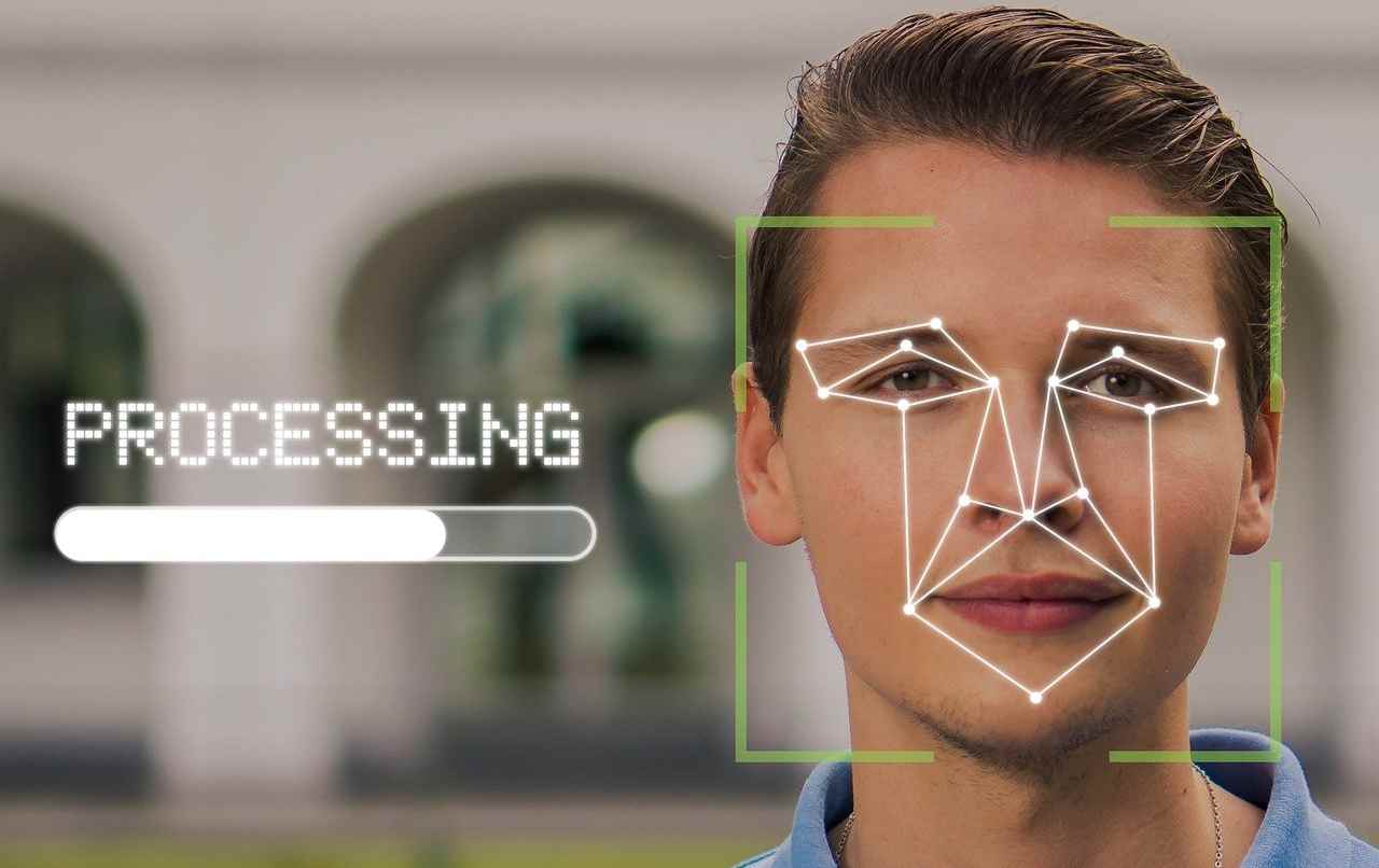 Clearview AI ha raccolto milioni di nostre foto affinchè "quasi ogni persona nel mondo sia identificabile” - Computermagazine.it