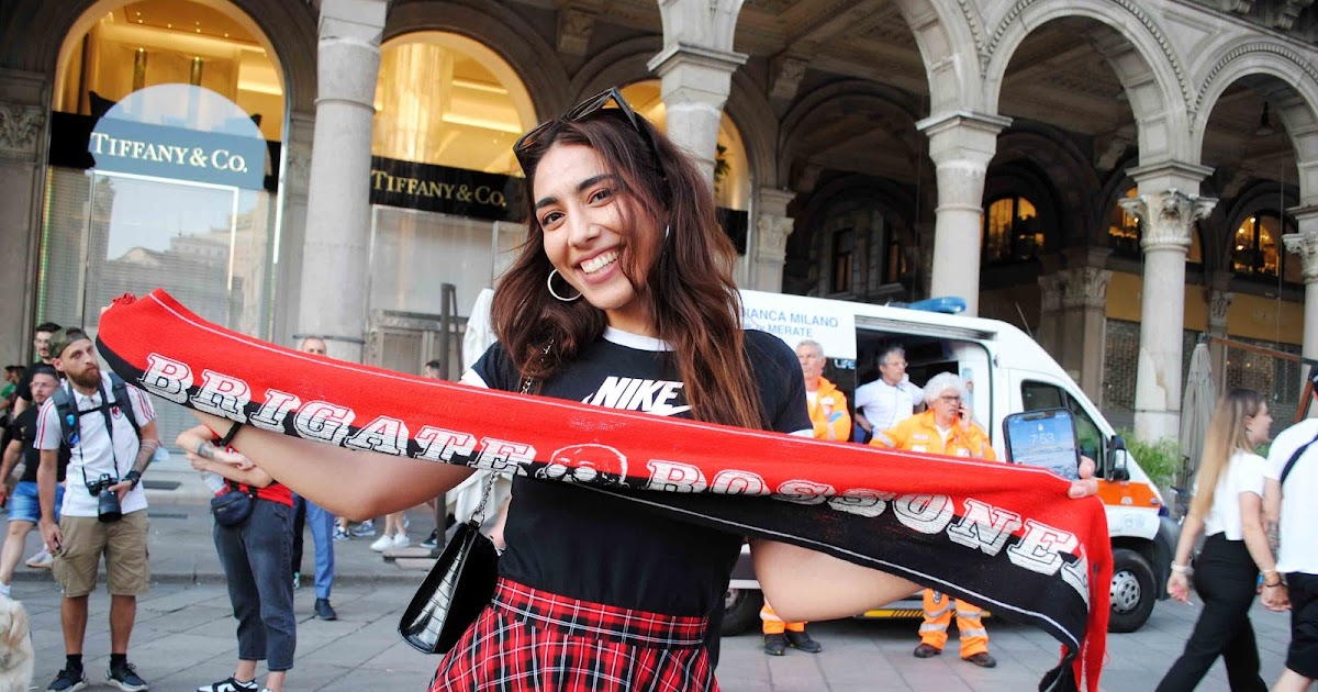 L'URLO: Milan campione, l'attesa in Piazza Duomo - le foto (3.a parte)