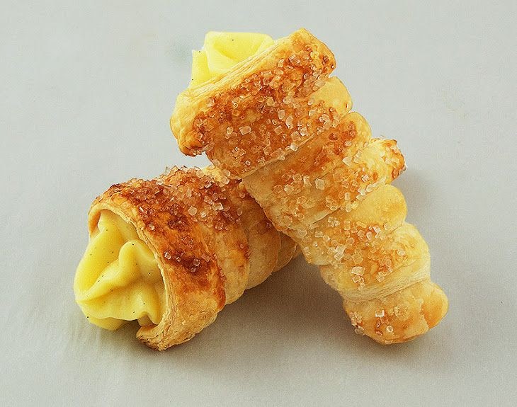 Cannoncini fritti alla crema pasticcera