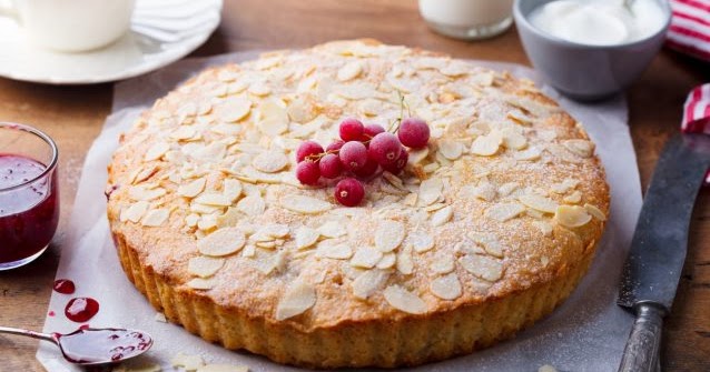 Torta di brisèe con crema frangipane