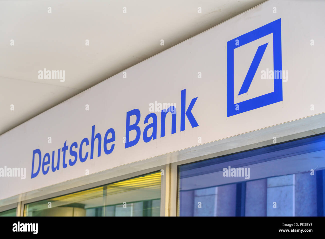 Deutsche Bank prevede un'ondata "imminente" di default negli Stati Uniti e in Europa - Database Italia