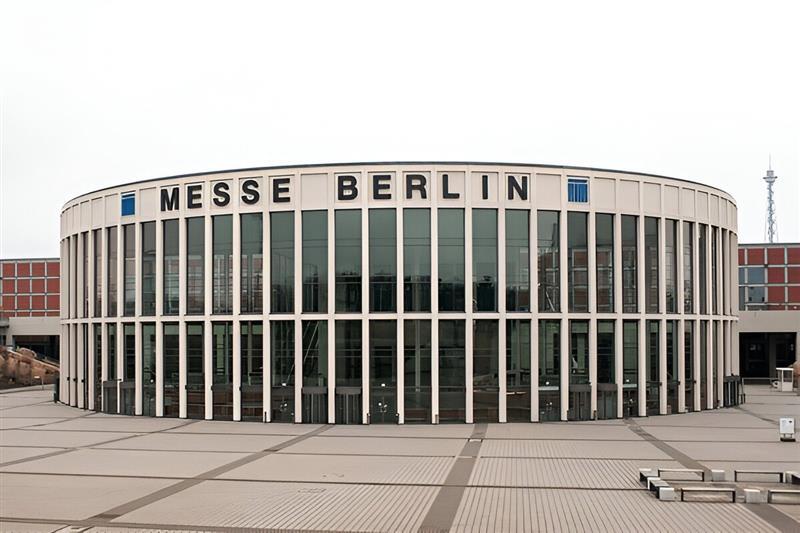Visiting GREENTECH Berlin? Pre-Book Your Private Transfer