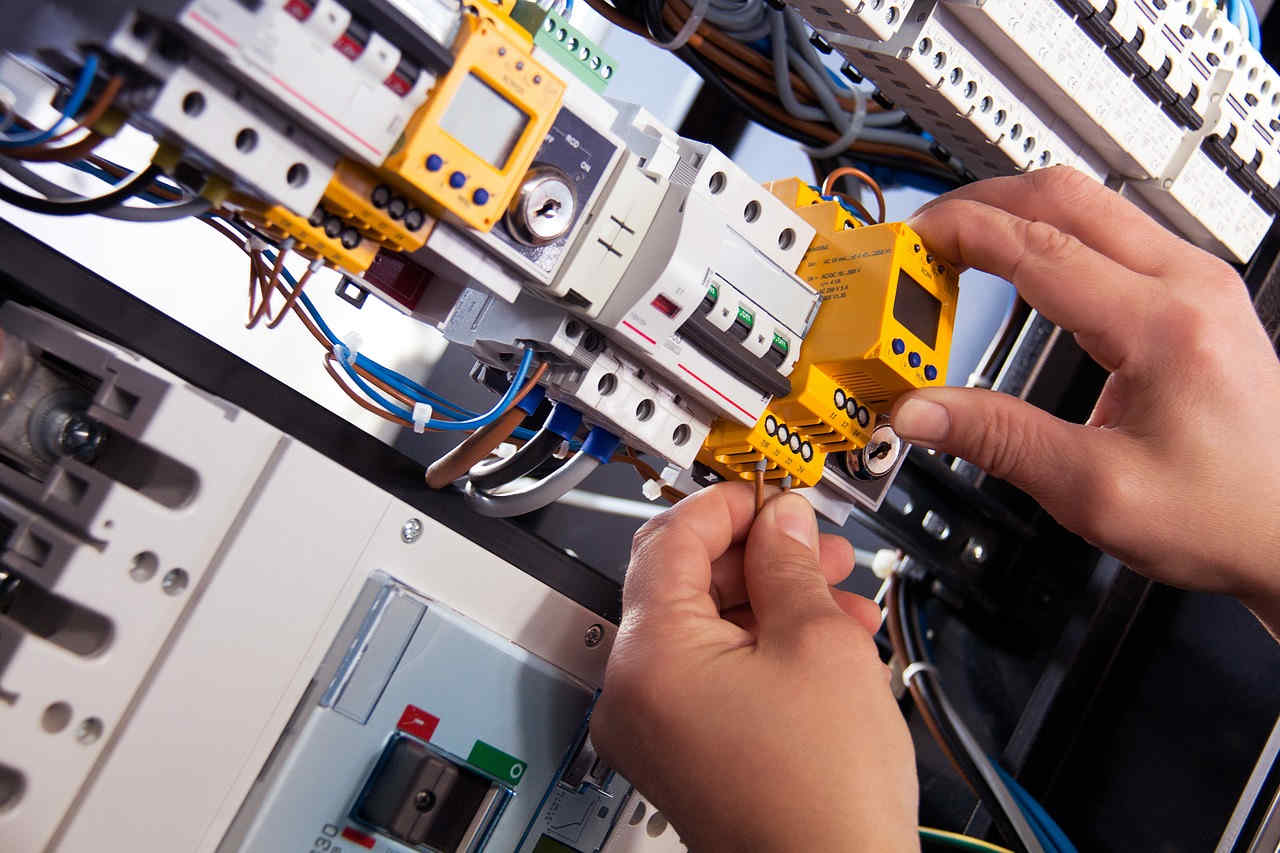 Electricians West Midlands | Call 0333 567 1039 | Domestic & Commercial