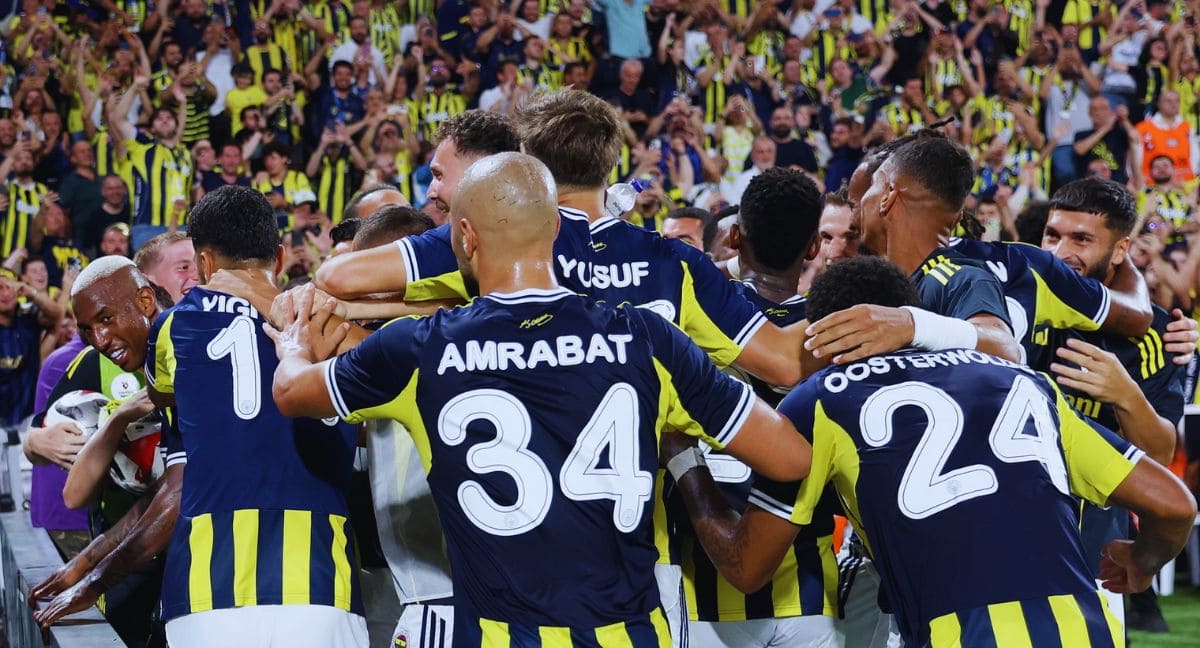 Fenerbahce 5-2 Feyenoord: 6-4 Aggregate Win Books Benfica UCL Playoff